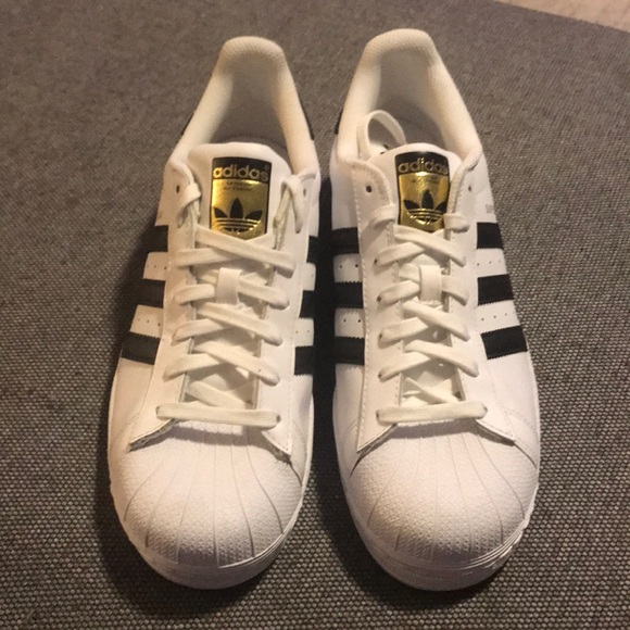 NEW Adidas Superstar Original Sneakers Sz 10.5 - Picture 1 of 5